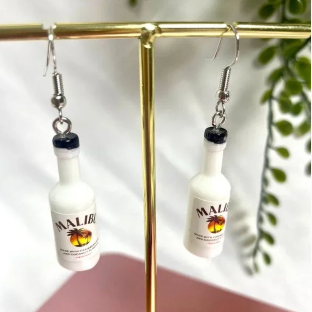 ⭐️❤️FREE Malibu Caribbean Rum Drink Alcohol Snack Drop Charm Party Girl Earrings
